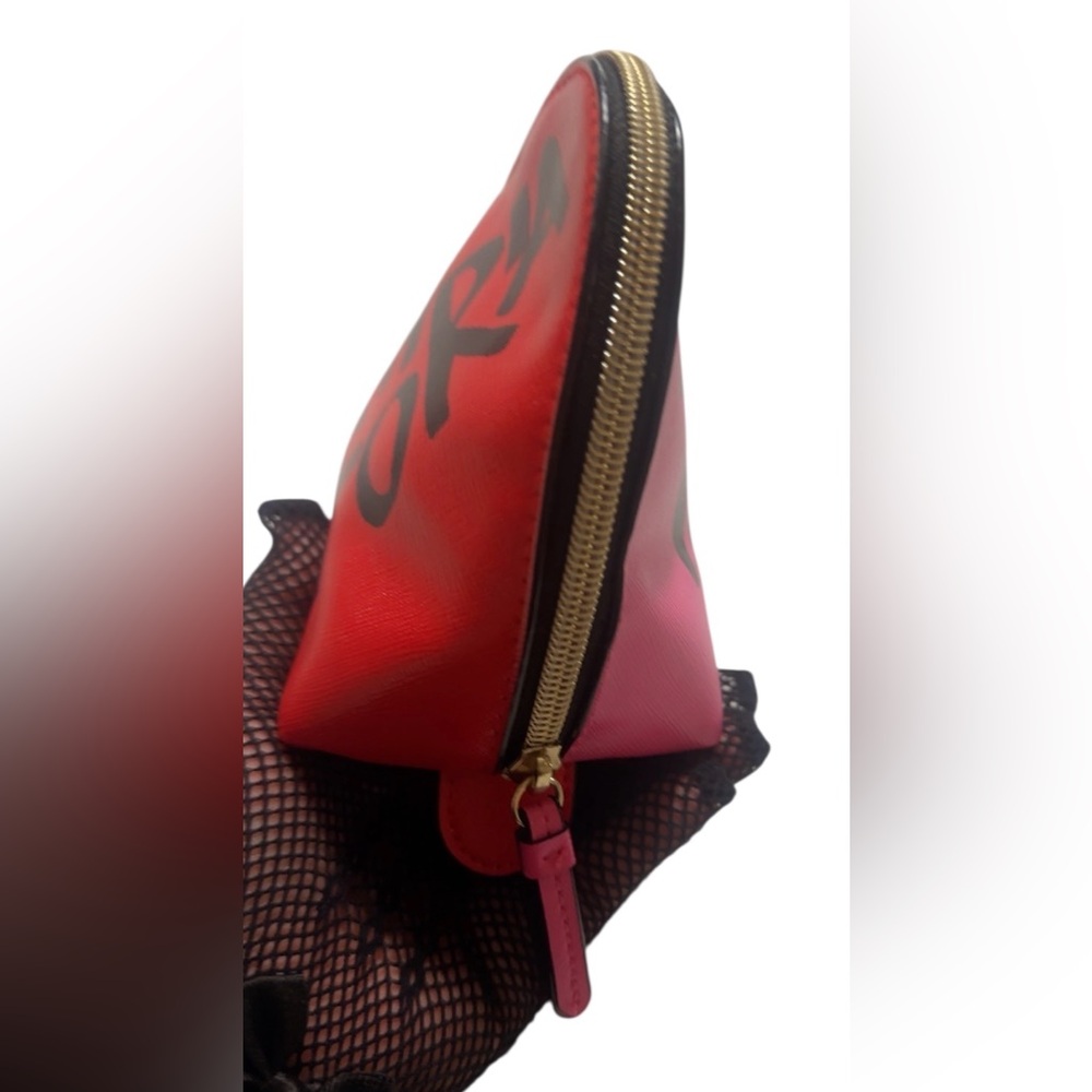 Victoria's Secret Love Victoria Heart Shaped Graffiti Cosmetic Bag RED/PINK NWOT - Picture 4 of 7